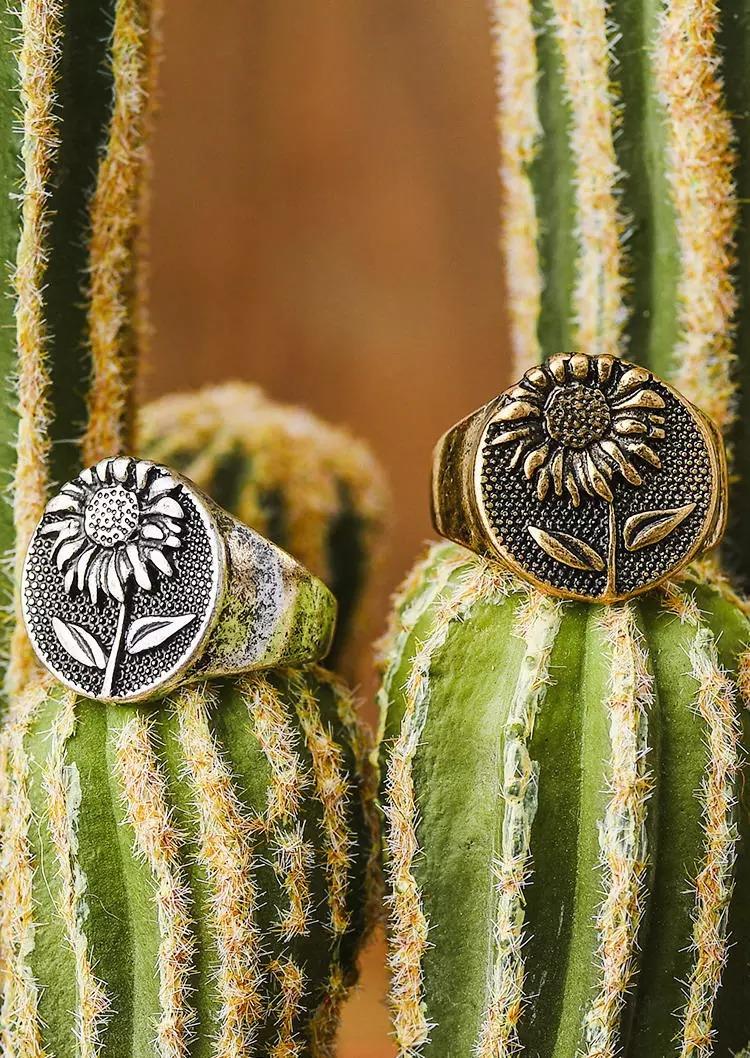 

Rings Sunflower Alloy Distressed Ring in Silver. Size