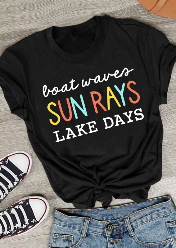 T-shirts Tees Boat Waves Sun Rays Lake Days T-Shirt Tee in Black. Size: M