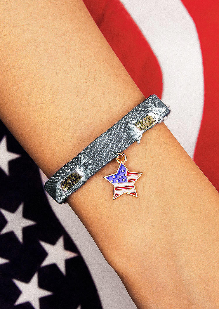 

Bracelet American Flag Star Sequined Denim Bracelet in Gold. Size