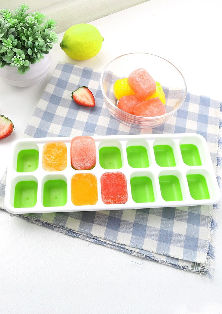 

Tools Color Block Reusable Silicone Ice Cube Tray with Cover in Green. Size