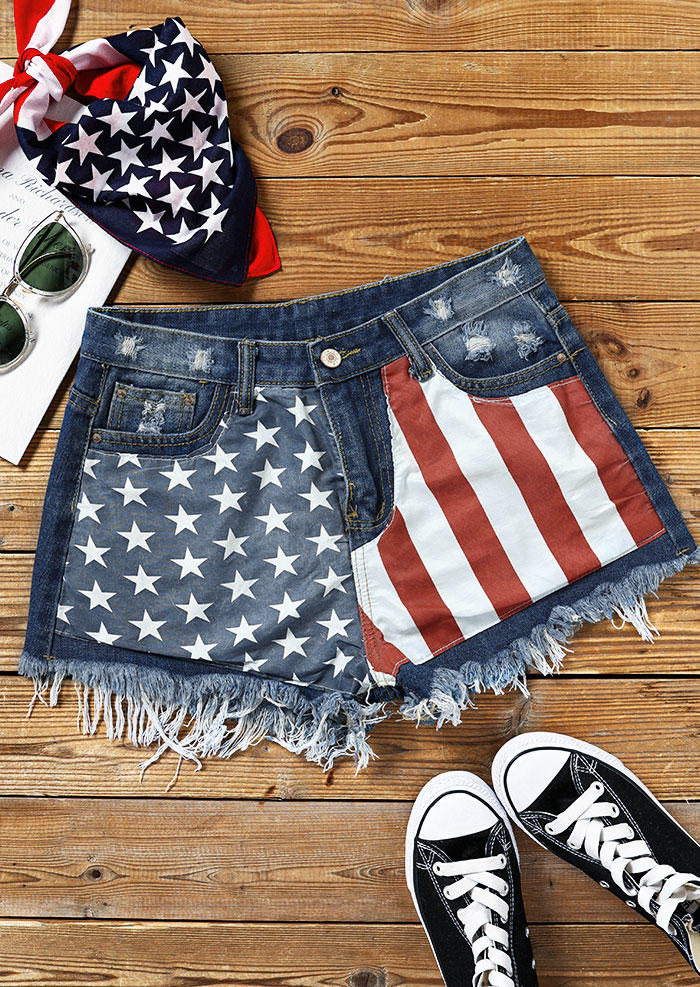 

Shorts American Flag Pocket Button Frayed Hem Denim Shorts in Blue. Size