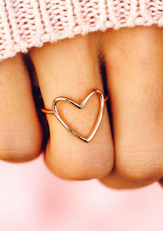 

Rings Heart Hollow Out Alloy Ring in Gold. Size