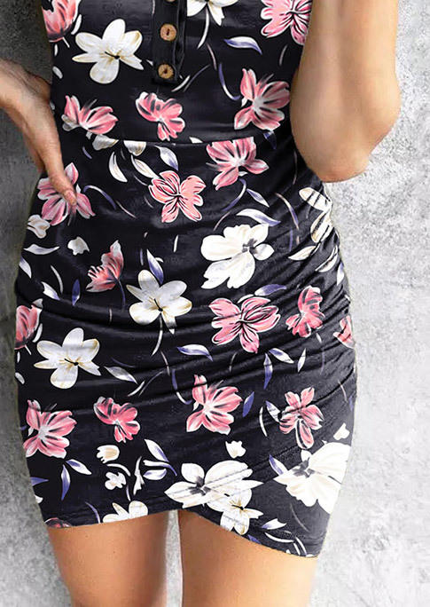 

Bodycon Dresses Floral Ruched Button Bodycon Dress in Multicolor. Size