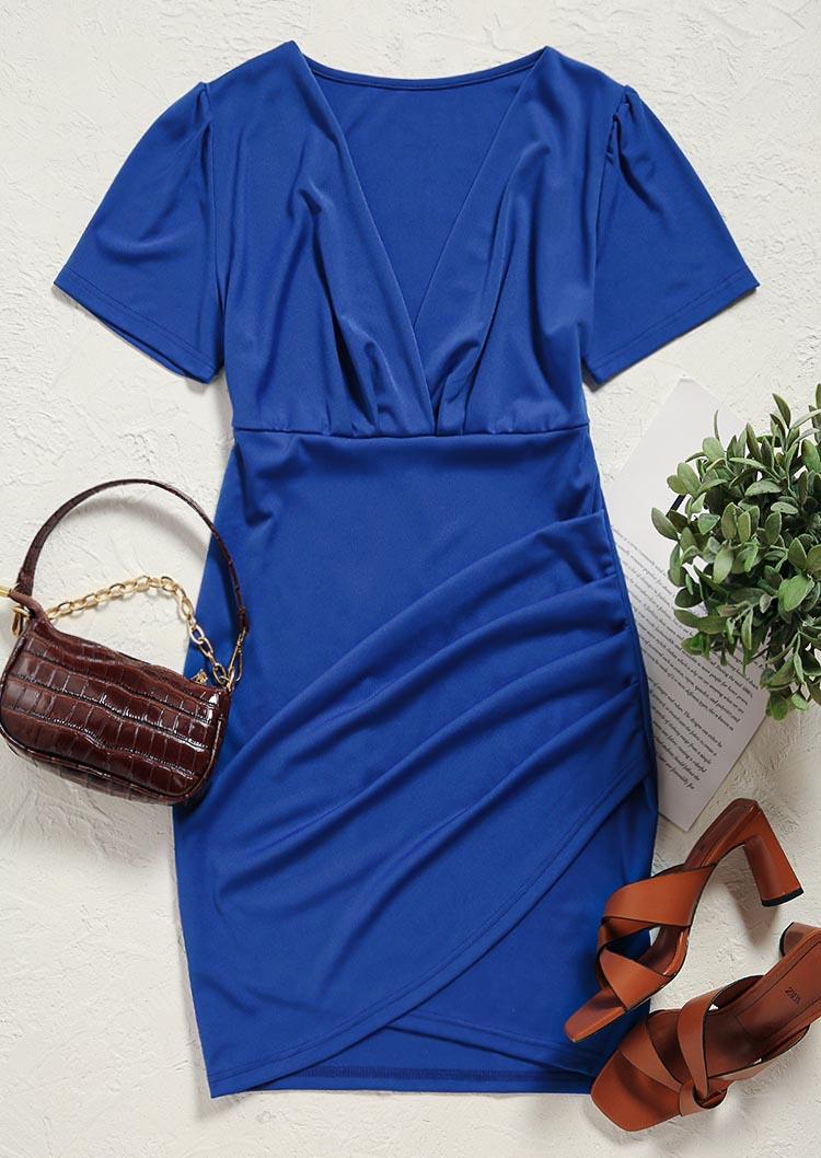 Mini Dresses Ruched Short Sleeve V-Neck Mini Dress in Blue. Size: L