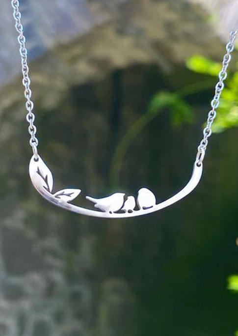 

Necklaces Bird Leaf Alloy Necklace in Silver. Size