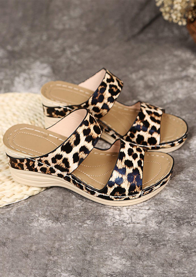 Slippers Summer Leopard Wedge Casual Slippers in Multicolor. Size: 40