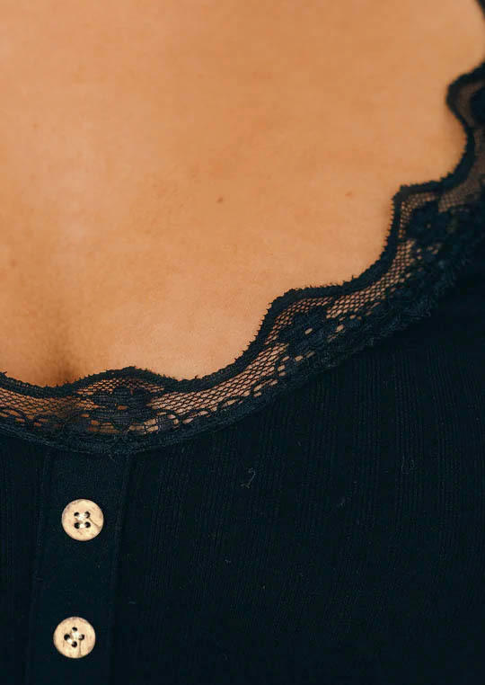 

Tank Tops Lace Splicing Button Tank Top in Black. Size