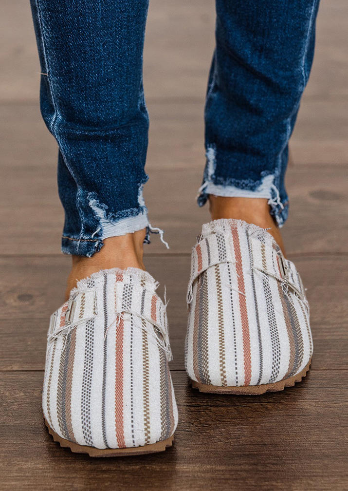 Slippers Ethnic Striped Frayed Hem Round Toe Flat Slippers in Multicolor. Size: 38,39,40