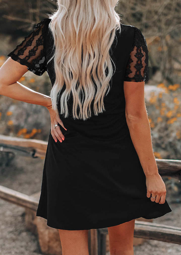Mini Dresses Lace Splicing Ruffled Mini Dress in Black. Size: S,M,L,XL
