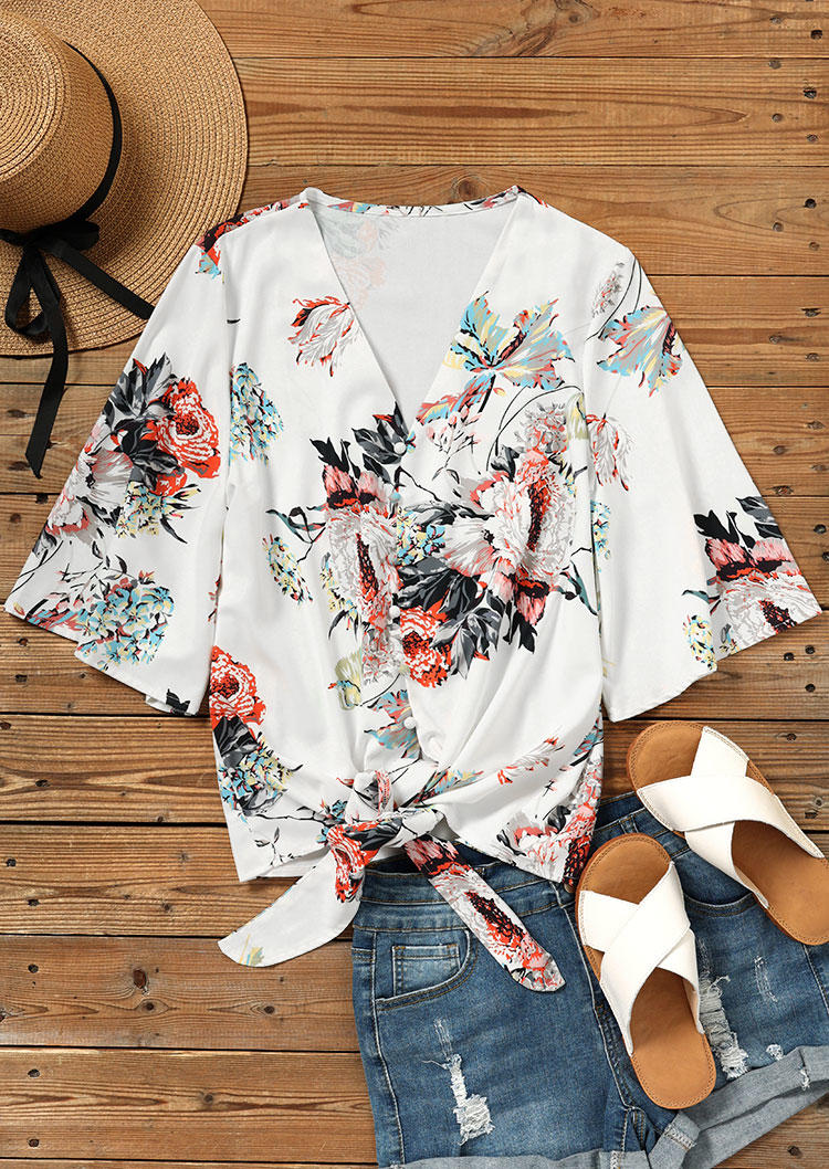 

Blouses Floral Tie Button V-Neck Blouse in White. Size: ,M,L,XL