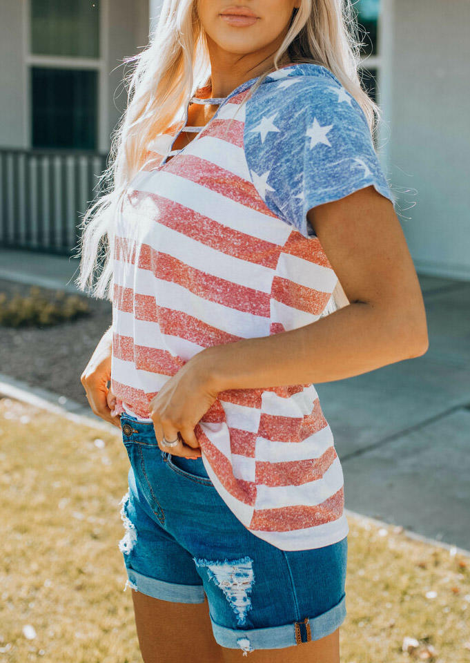 Blouses American Flag Keyhole Neck Raglan Sleeve Hooded Blouse in Multicolor. Size: L,M,S,XL