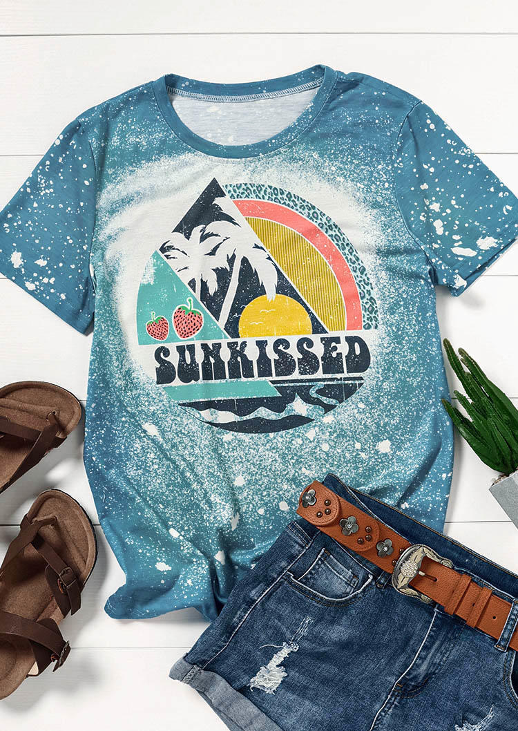 T-shirts Tees Sunkissed Strawberry Coconut Tree Leopard Bleached T-Shirt Tee in Blue. Size: L,M,XL