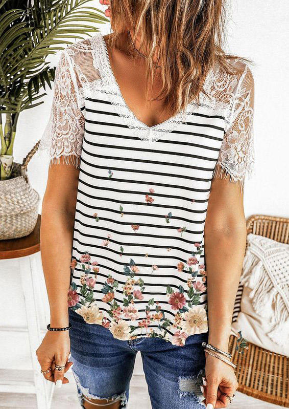 

Blouses Floral Striped Lace V-Neck Blouse in White. Size: L,,XL