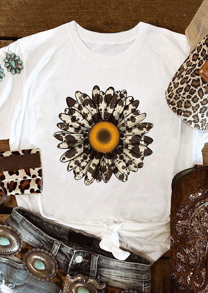 

T-shirts Tees Cow Daisy O-Neck T-Shirt Tee in White. Size
