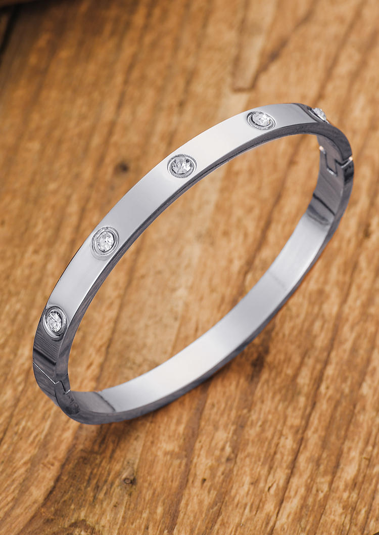 Bracelet Simple Rhinestone Alloy Bracelet in Silver. Size: One Size