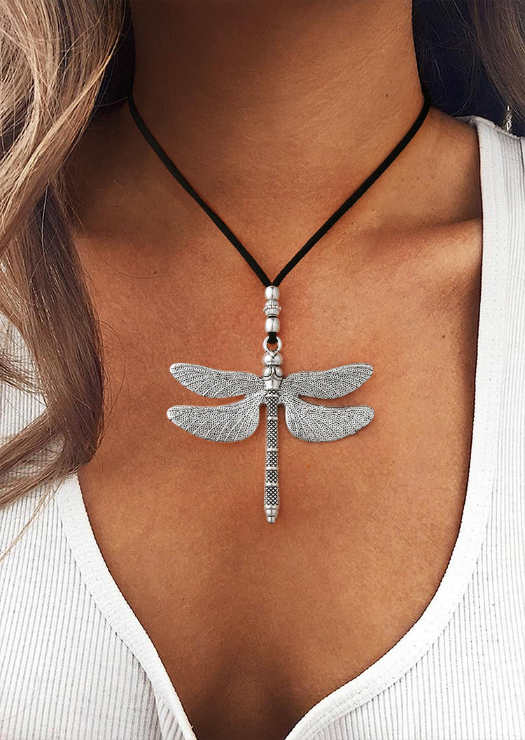 Necklaces Vintage Dragonfly Alloy Pendant Necklace in Silver. Size: One Size