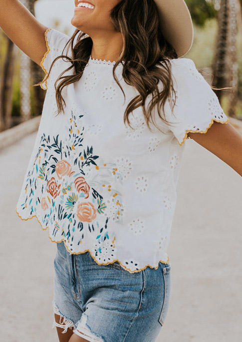 Blouses Hollow Out Lace Floral Casual Blouse in Multicolor. Size: S