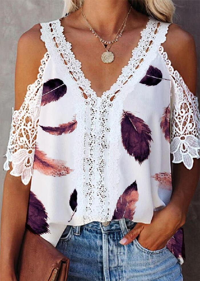 Blouses Feather Lace Splicing Cold Shoulder Blouse in White. Size: L
