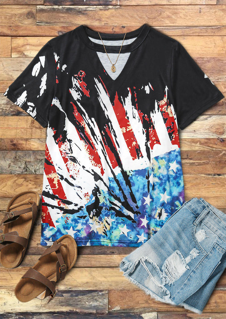 Blouses American Flag Keyhole Neck Blouse in Black. Size: L,S