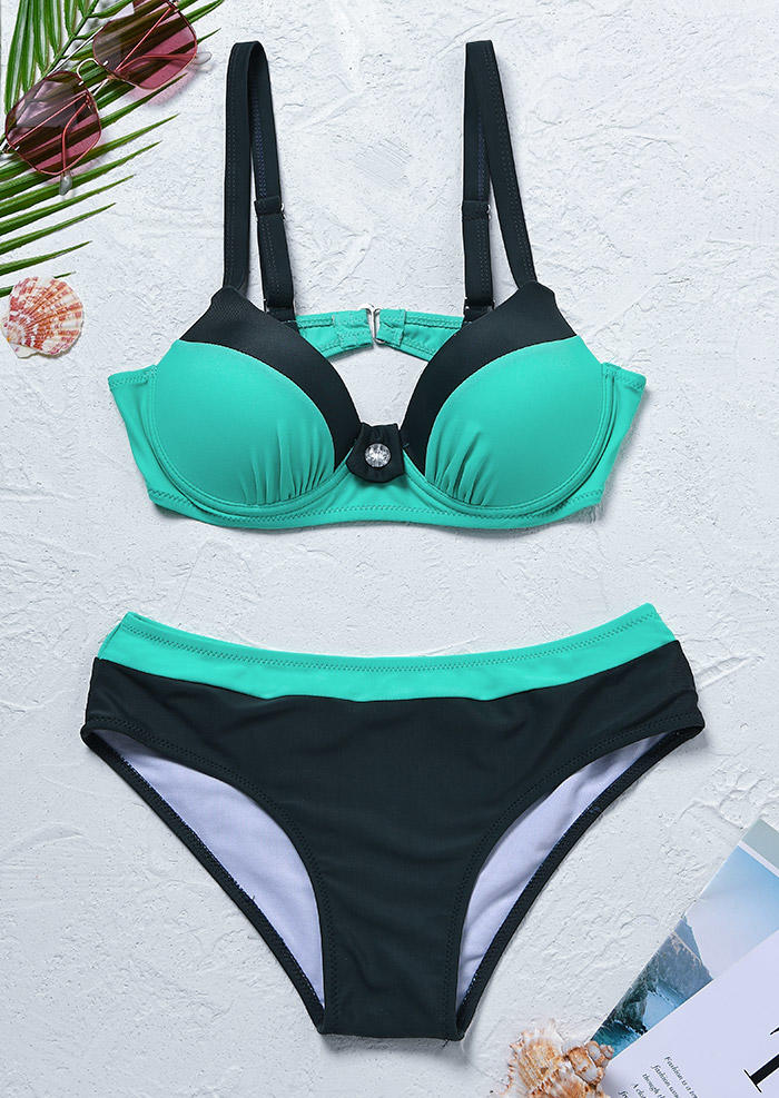 

Bikini Sets Color Block Rhinestone Ruffled Bikini Set in Green. Size