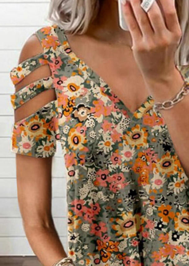 

Blouses Floral Cut Out Cold Shoulder Blouse in Multicolor. Size: ,M,L,XL
