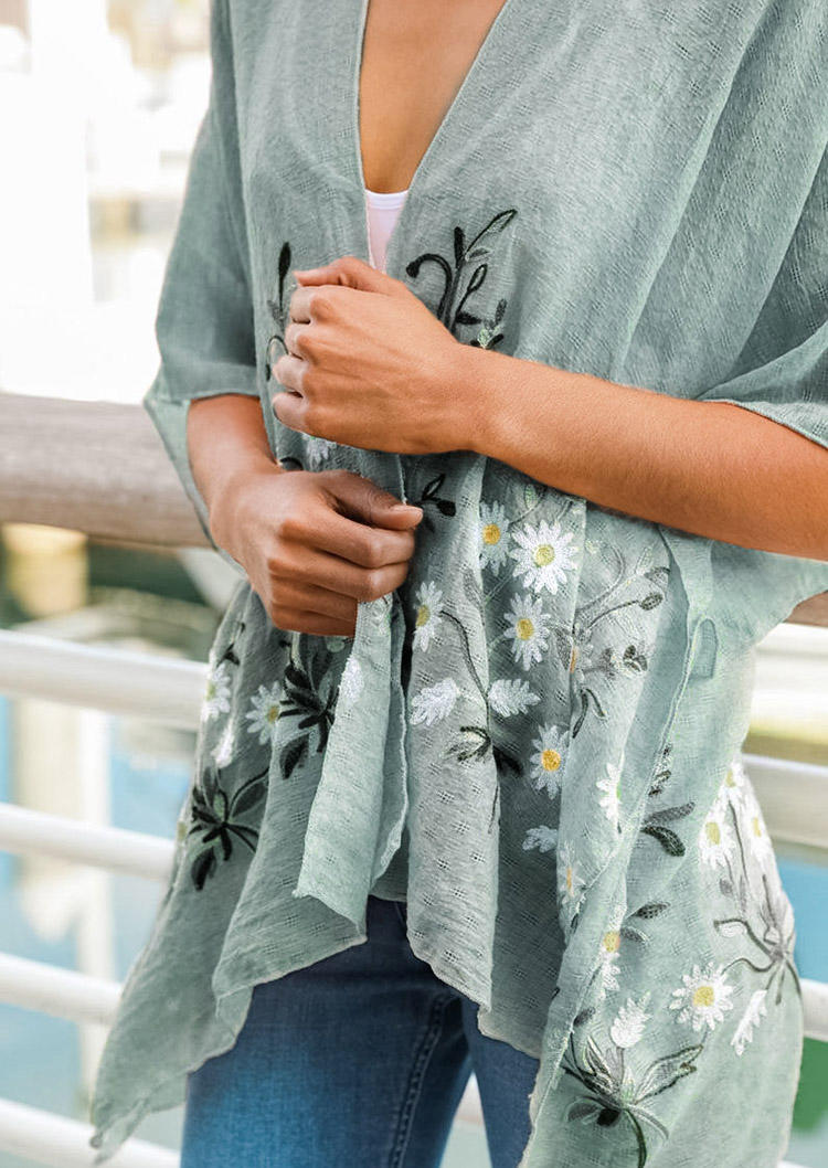 

Cardigans Daisy Half Sleeve Cardigan in Multicolor. Size: ,M,L,XL