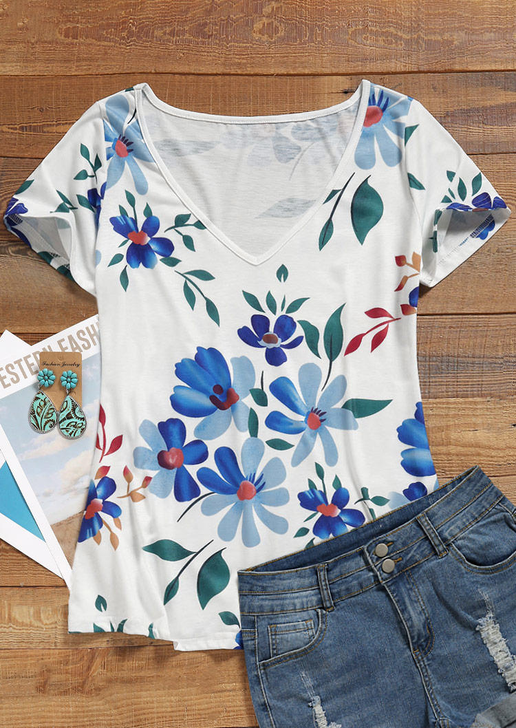 

Blouses Floral V-Neck Short Sleeve Blouse in White. Size