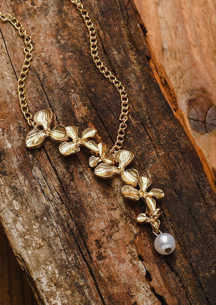 

Necklaces Orchid Flower Pearl Alloy Necklace in Gold. Size