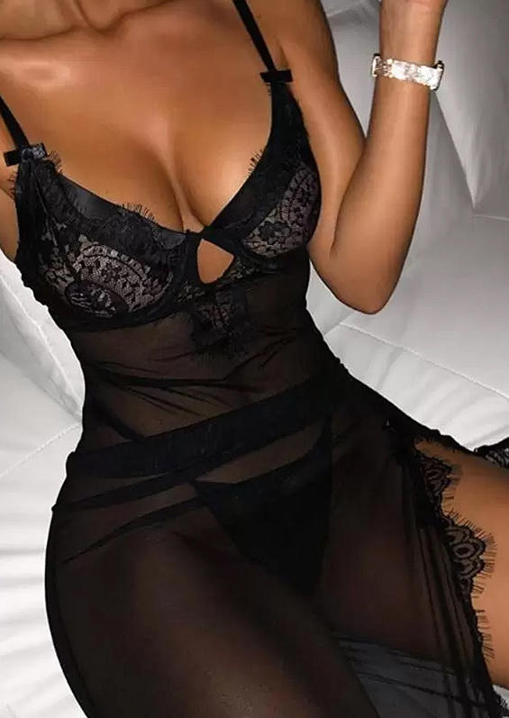 

Lingerie 2Pcs Lace Splicing Mesh Slit Hollow Out Lingerie Set in Black. Size
