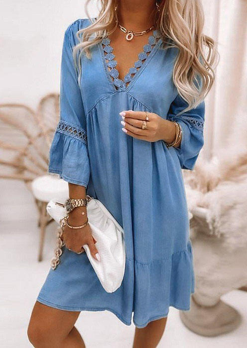 Lace Splicing Hollow Out V-Neck Mini Dress - Light Blue