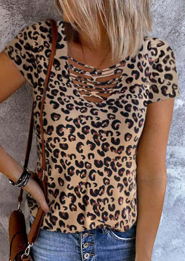 

Blouses Leopard Criss-Cross Short Sleeve Blouse in Multicolor. Size: ,XL