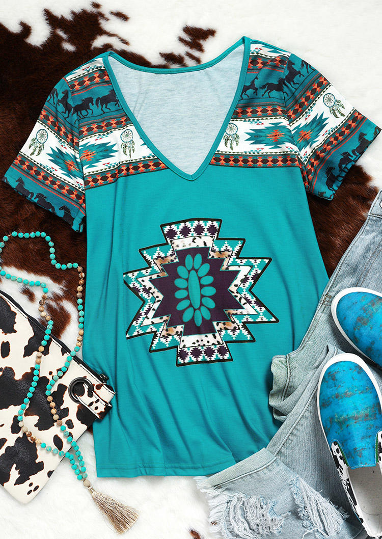 

Blouses Aztec Geometric Dreamcatcher Feather Horse Blouse in Cyan. Size: ,XL