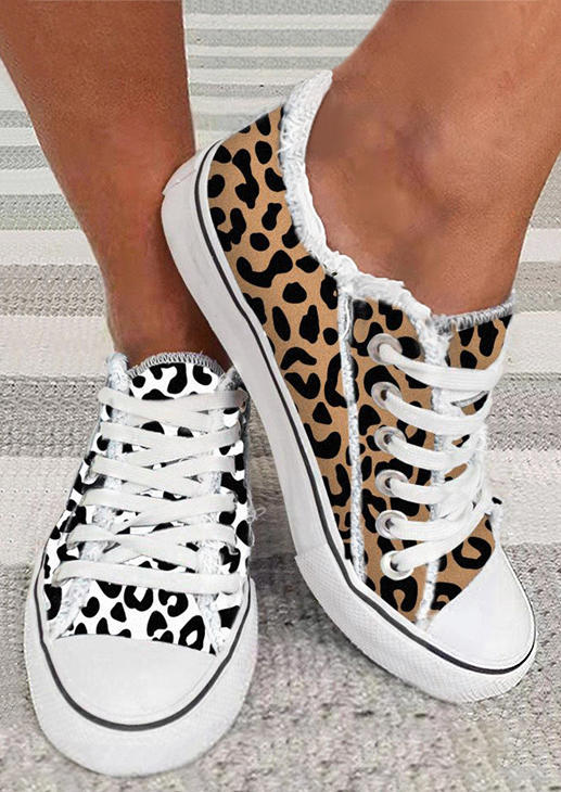 Sneakers Leopard Lace Up Round Toe Flat Sneakers in Multicolor. Size: 39
