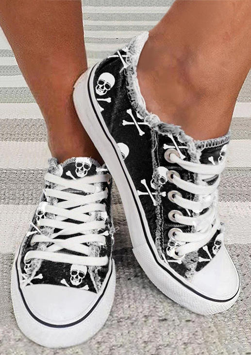 Sneakers Halloween Skull Lace Up Sneakers in Black. Size: 40