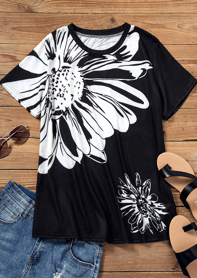 

Blouses Floral O-Neck Short Sleeve Blouse in Black. Size: L