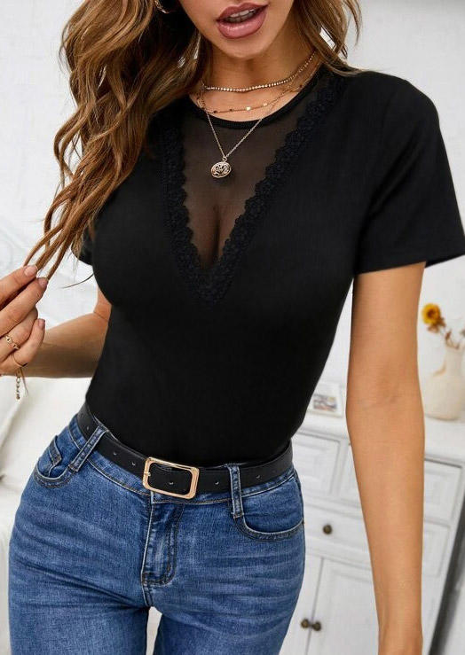 

Blouses Mesh Splicing Short Sleeve Blouse in Black. Size