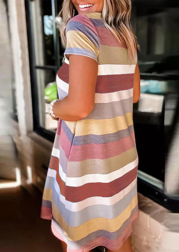 Mini Dresses Striped Pocket Short Sleeve O-Neck Mini Dress in Multicolor. Size: L,M,S