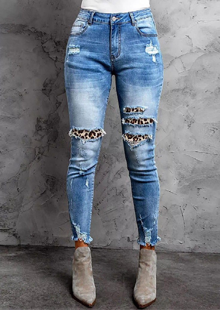 

Pants Leopard Frayed Hem Pocket Button Zipper Denim Pants in Blue. Size