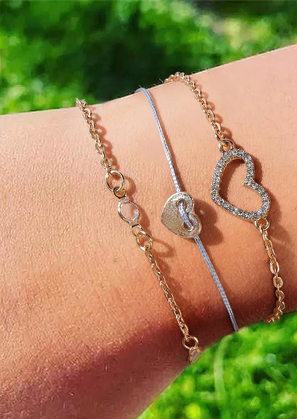 

Bracelet 3Pcs Hollow Out Heart Rhinestone Bracelet in Gold. Size