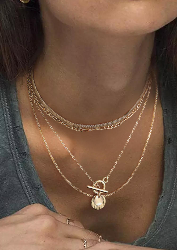 Necklaces Coin Multi-Layered Pendant Necklace in Gold. Size: One Size