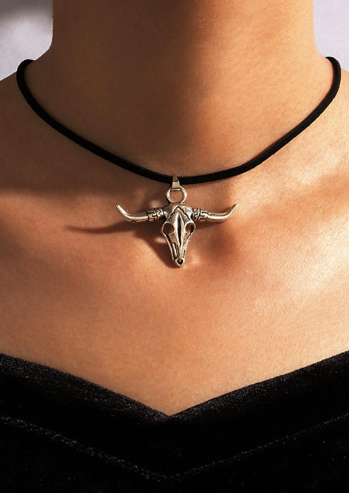 Necklaces Steer Skull Pendant Choker Necklace in Silver. Size: One Size