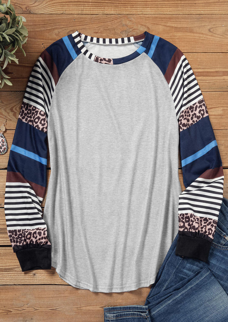 

Blouses Leopard Striped Long Sleeve O-Neck Blouse in Gray. Size