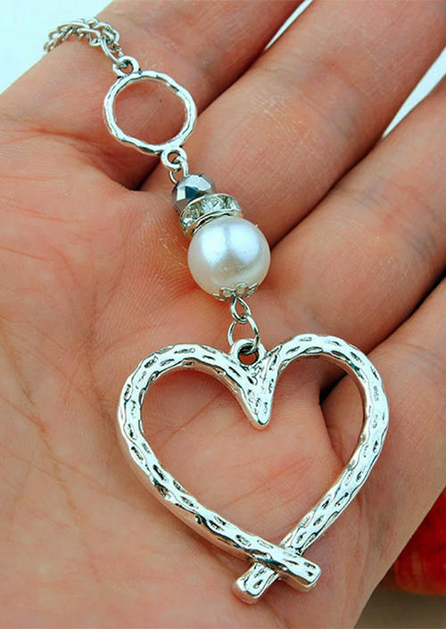 Necklaces Pearl Heart Pendant Sweater Chain Necklace in Silver. Size: One Size