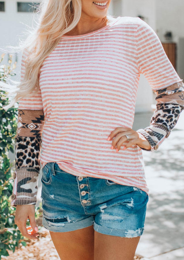 

Blouses Striped Aztec Geometric Leopard Camouflage Blouse in Multicolor. Size: L,M,,XL