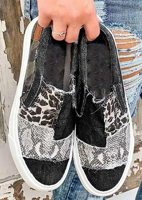 Snake Skin Leopard Round Toe Flat Sneakers - Black