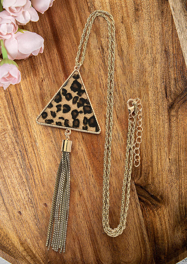 

Necklaces Leopard Pendant Sweater Chain Necklace in Multicolor. Size