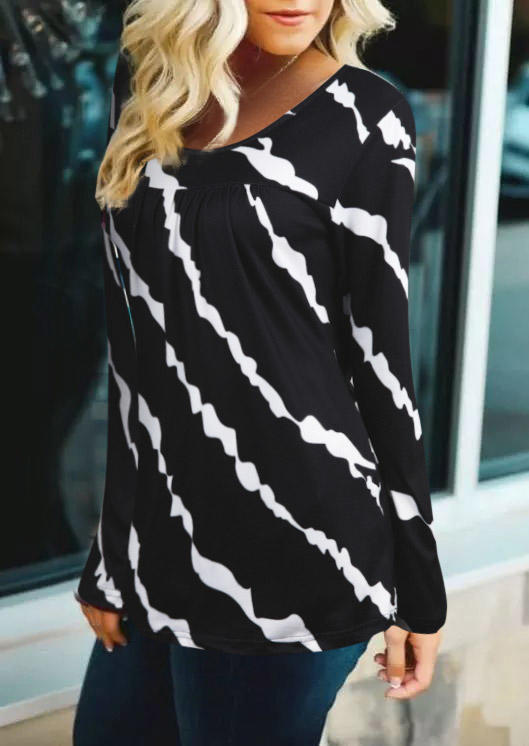 

Blouses Striped Long Sleeve O-Neck Blouse in Black. Size: L,M