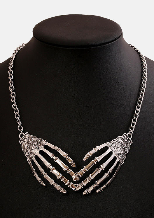 Necklaces Halloween Skeleton Hand Pendant Necklace in Silver. Size: One Size