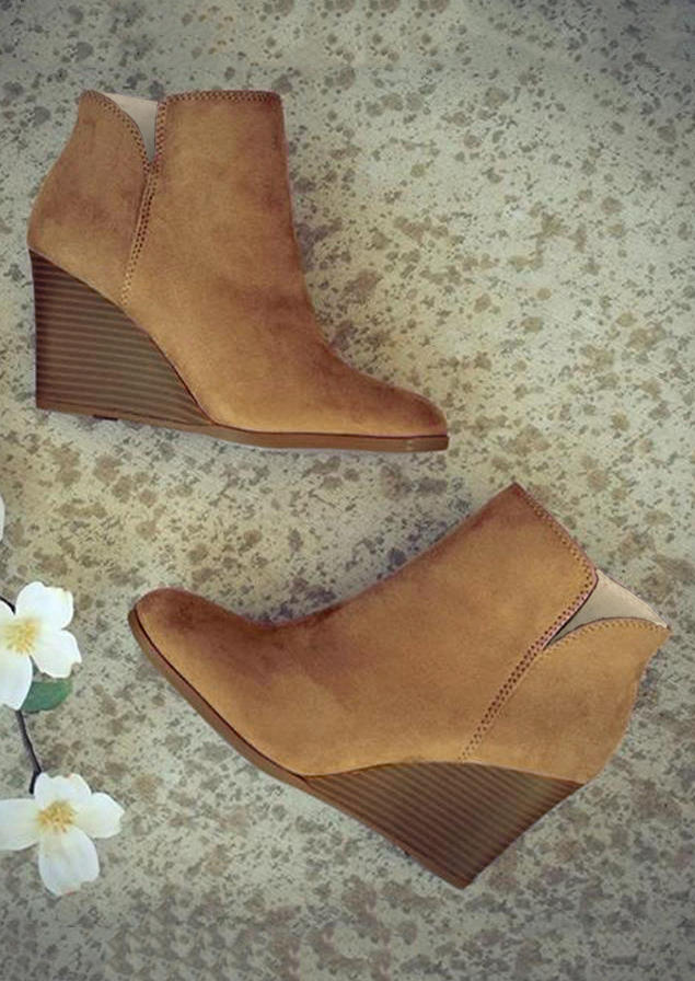Boots Zipper Round Toe Wedge Ankle Boots in Khaki. Size: 37