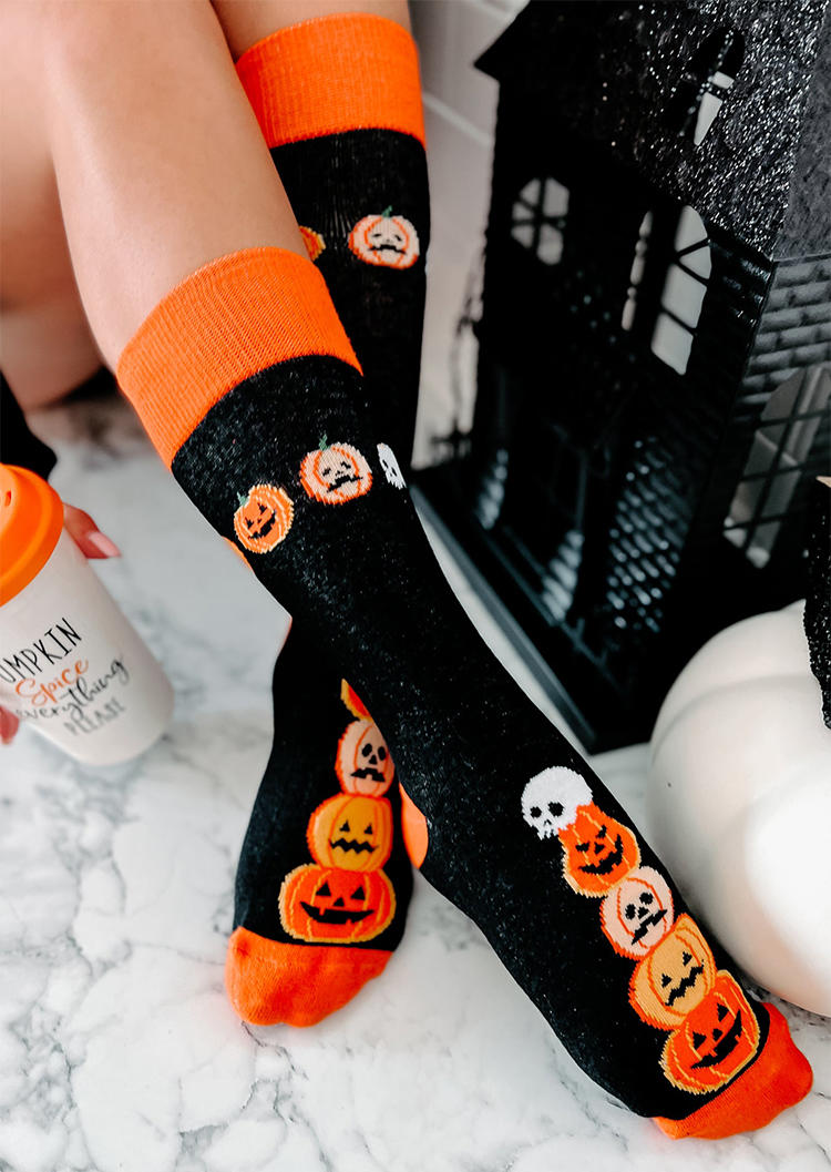 Crew Socks Halloween Pumpkin Face Skull Crew Casual Socks in Orange. Size: One Size